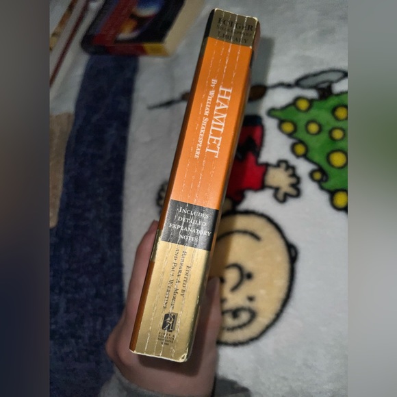 Hamlet by William Shakespeare Paperback Book. Like new. ISBN 978-0-7434-7712-3 - Picture 4 of 6